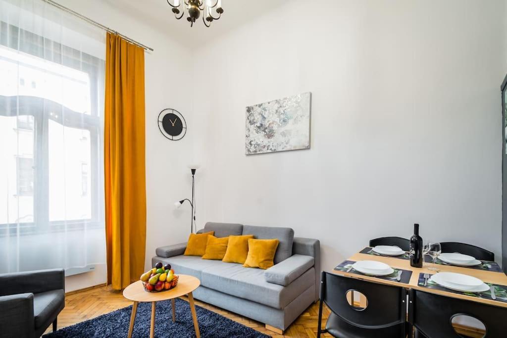 Royal City Apartment 40 M2 Krakow Dış mekan fotoğraf